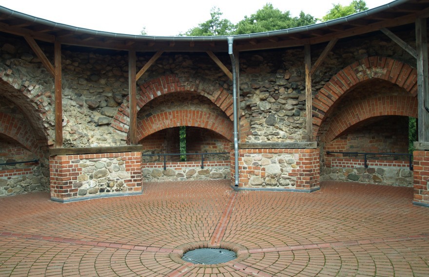 Burg Eisenhardt -  Nord-Ost-Geschützrondell mit Zisterne