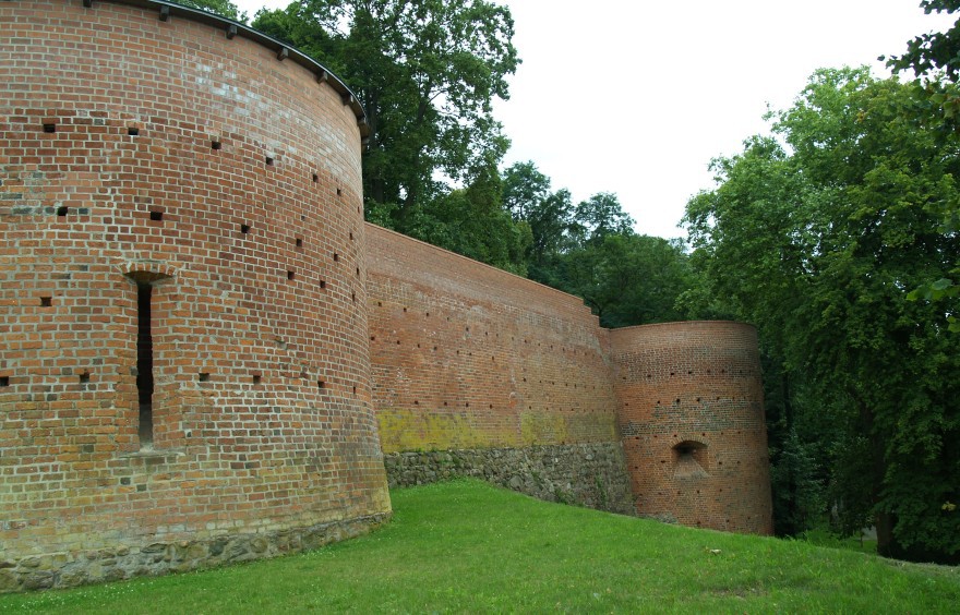 Burg Eisenhardt -  flankierende Geschützrondelle, rechts das Nord-West-Rondell